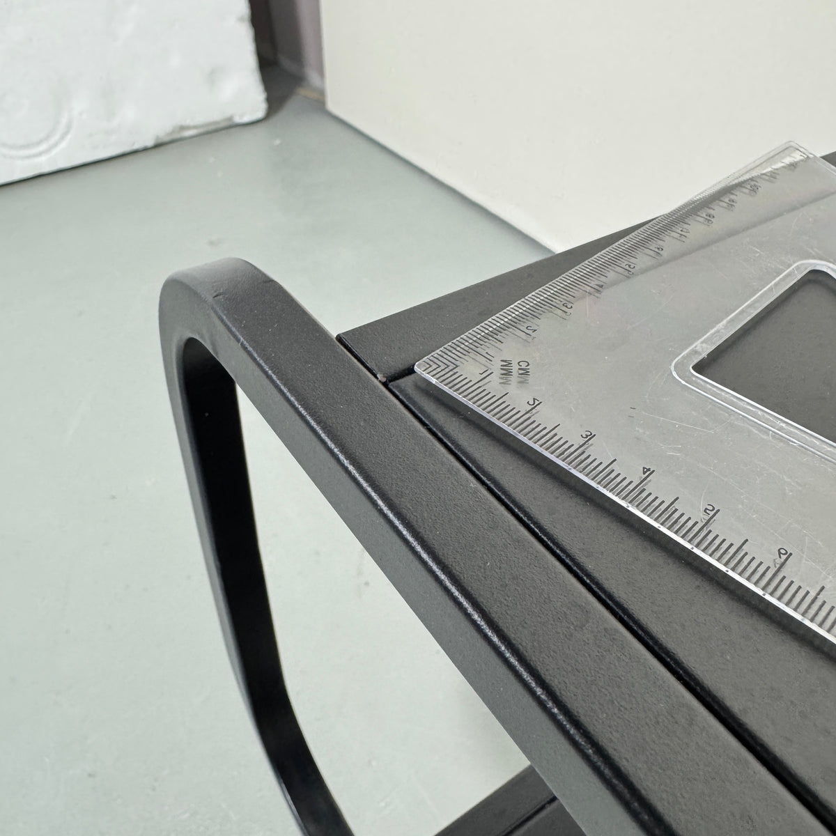 SAMPLE | Bijzettafel | Zwart